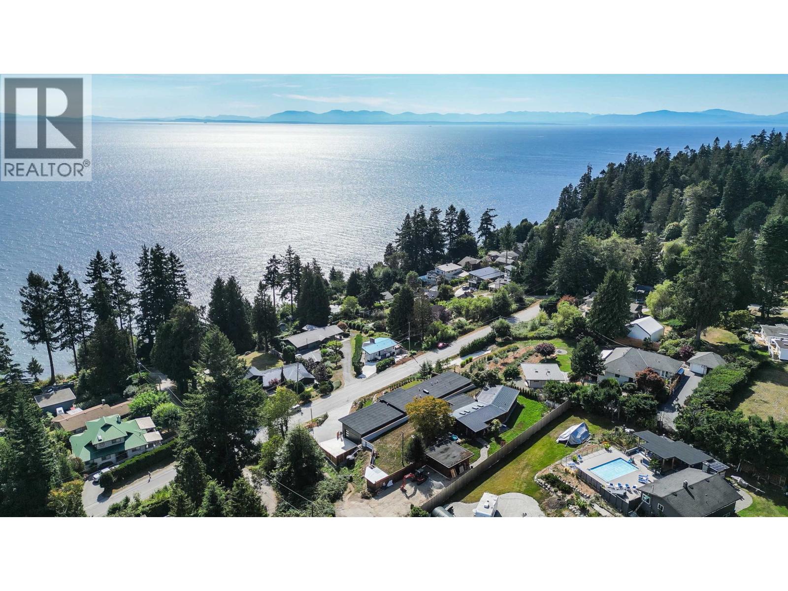 980 Gower Point Road, Gibsons, British Columbia  V0N 1V3 - Photo 2 - R3051488