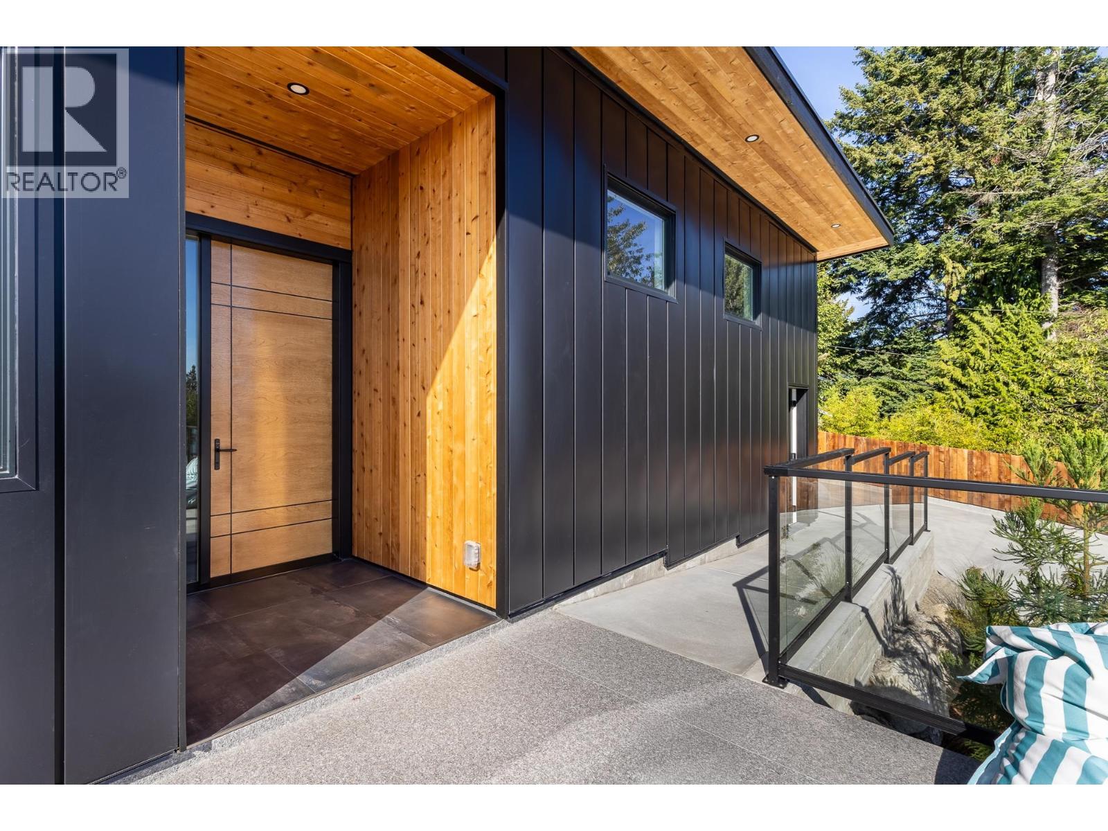 980 Gower Point Road, Gibsons, British Columbia  V0N 1V3 - Photo 10 - R3051488