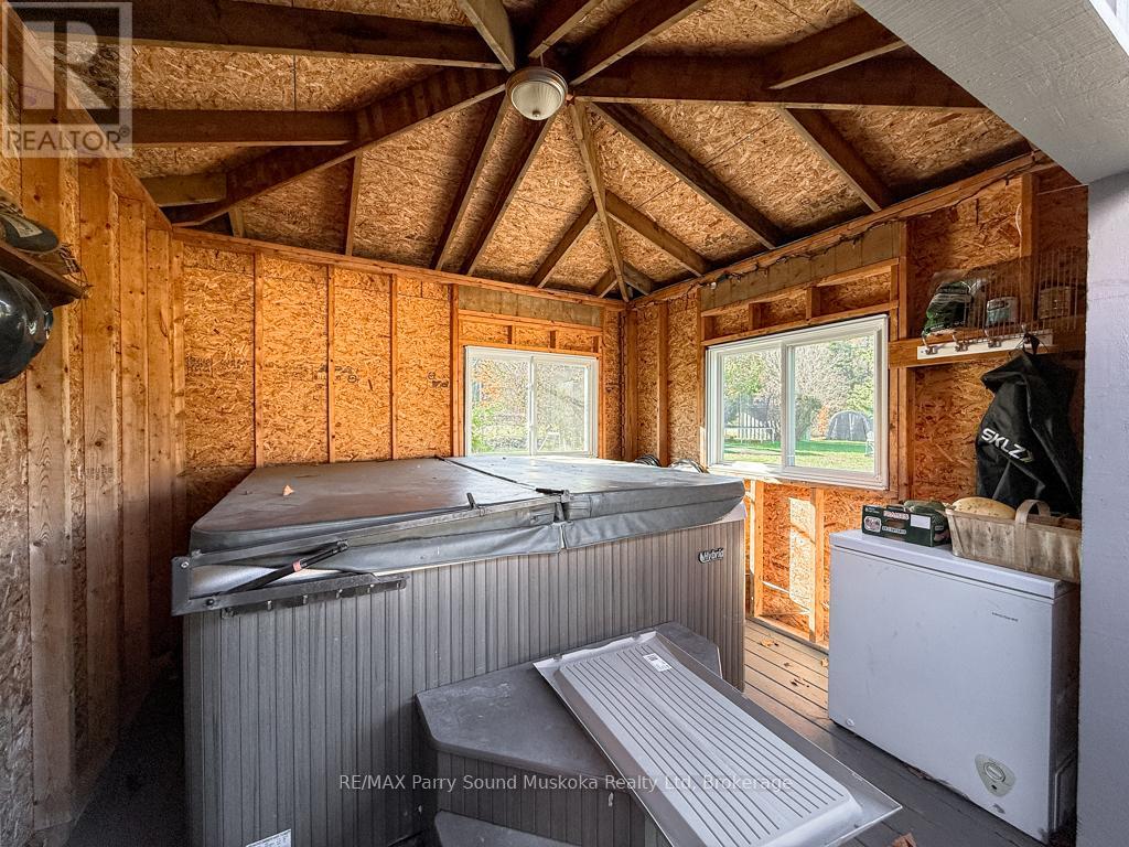 1862 Division Road W, Severn, Ontario  L3V 6H2 - Photo 28 - S12464963