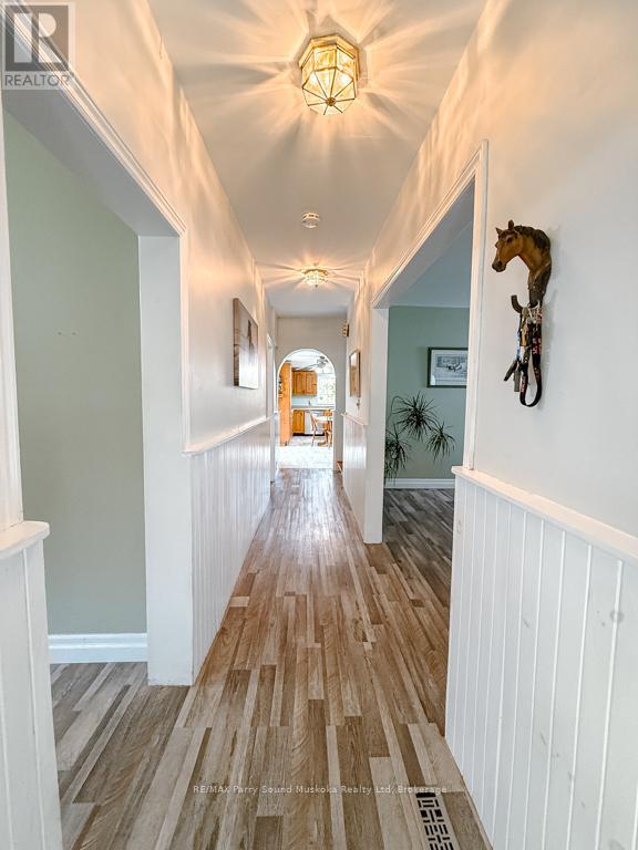 1862 Division Road W, Severn, Ontario  L3V 6H2 - Photo 9 - S12464963