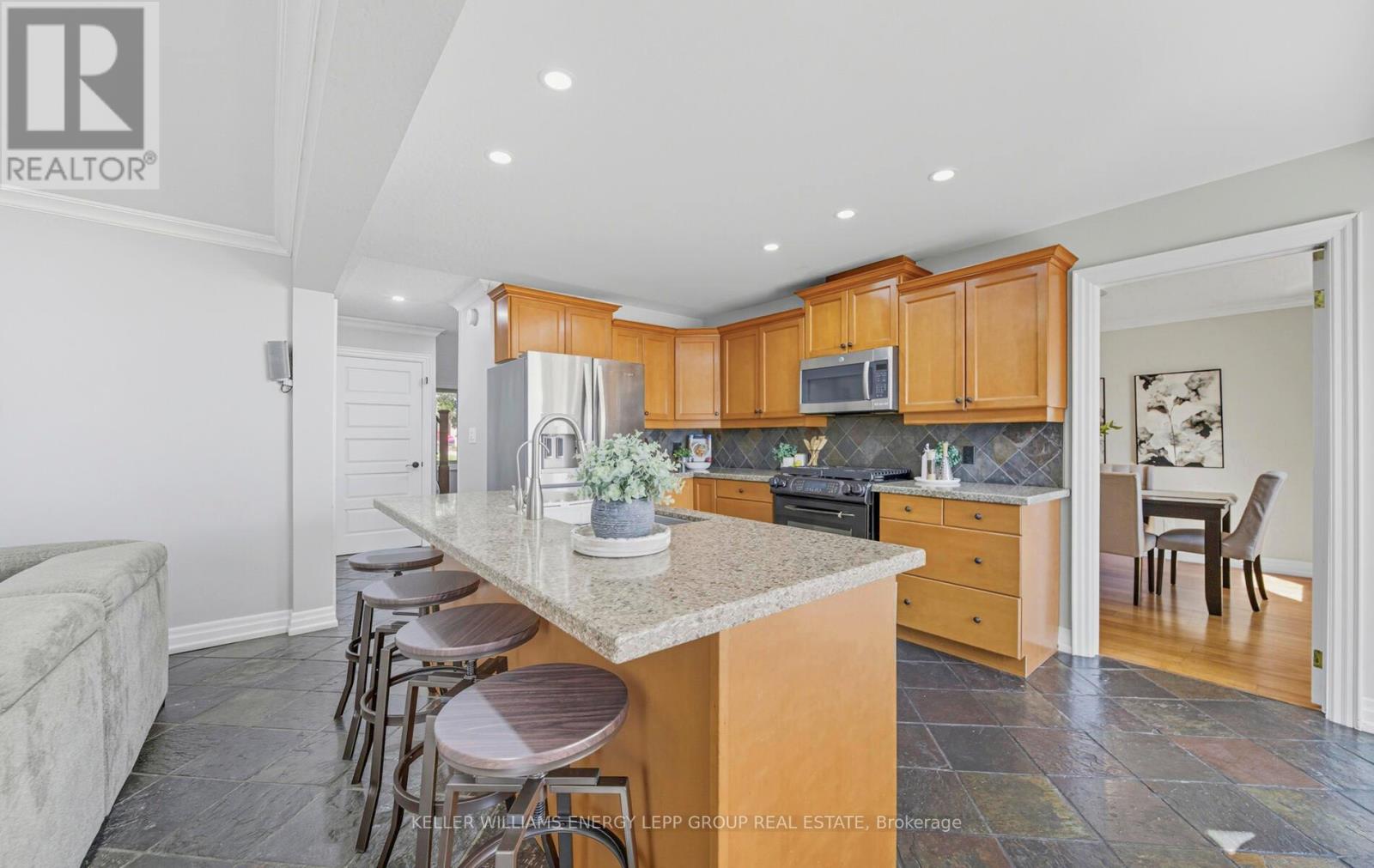 75 Sawdon Drive, Whitby, Ontario  L1N 8A8 - Photo 12 - E12429817