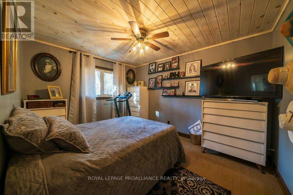 1022 Fosters Lane, Frontenac, Ontario  K0H 1K0 - Photo 15 - X12557532