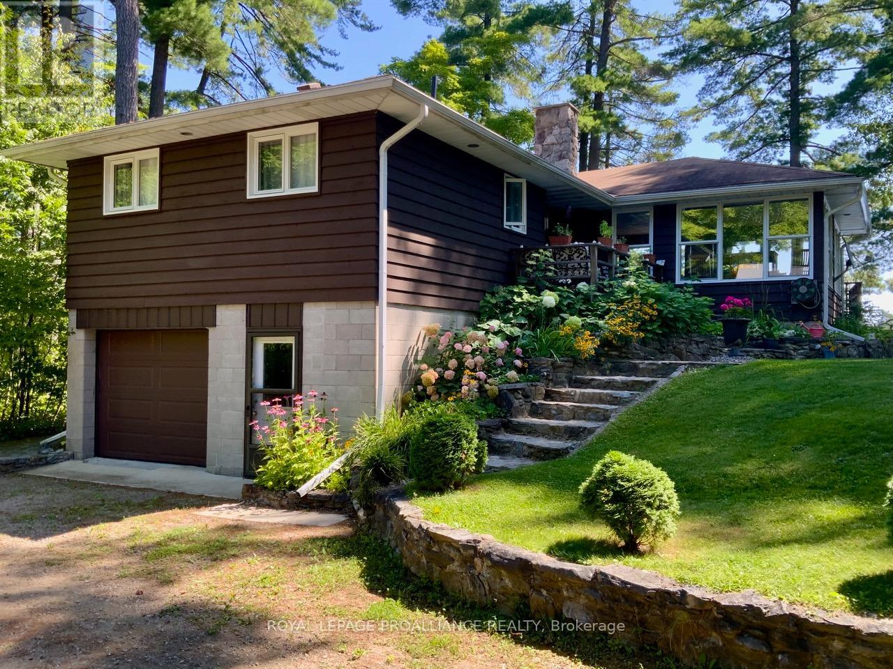 1022 Fosters Lane, Frontenac, Ontario  K0H 1K0 - Photo 2 - X12557532