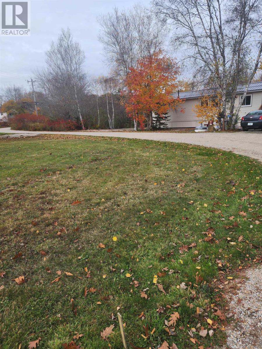 Property at 44 WILLOW LANE image 2