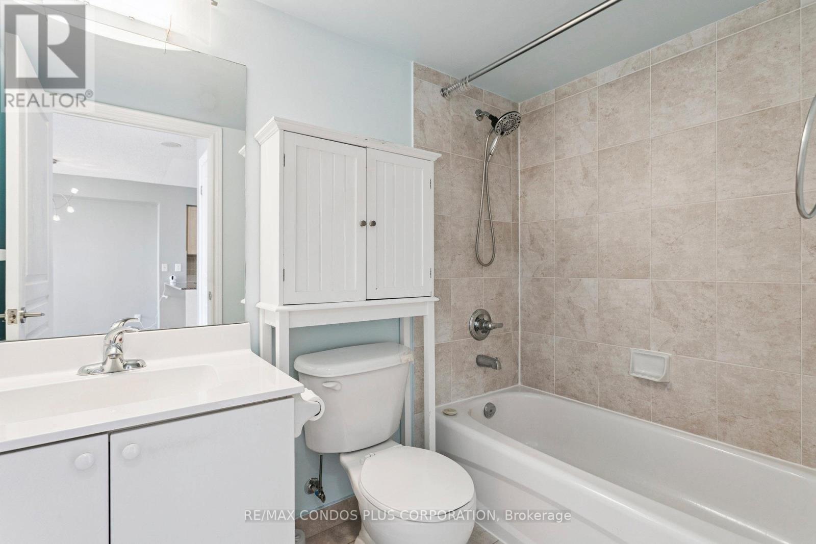 1202 - 7 North Park Road, Vaughan, Ontario  L4J 0C9 - Photo 9 - N12419201