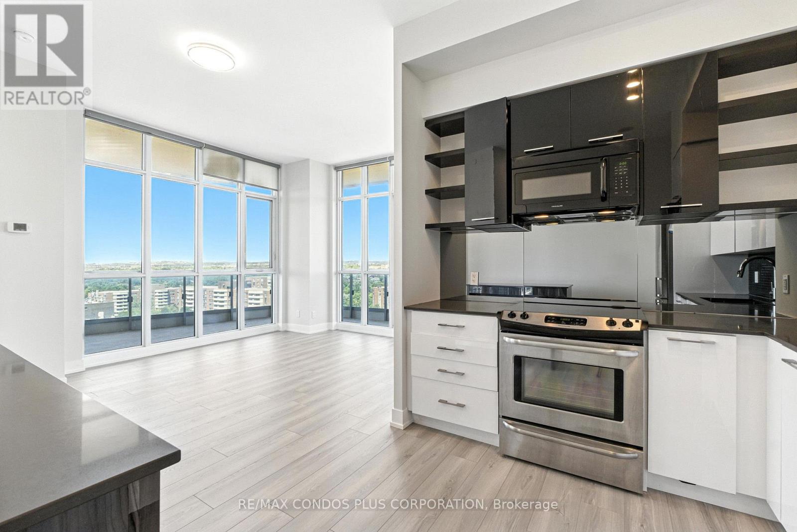 Lph15 - 9471 Yonge Street, Richmond Hill, Ontario  L4C 0Z5 - Photo 2 - N12452525