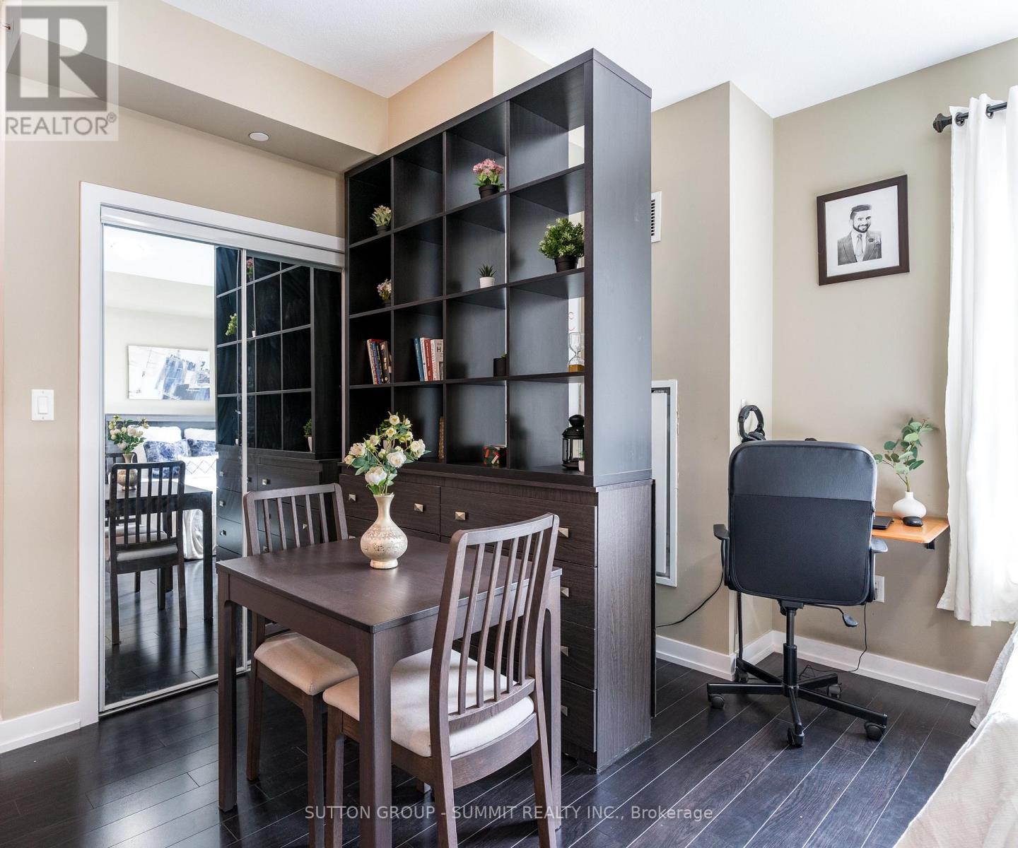 114 - 35 Southshore Crescent, Hamilton, Ontario  L8E 0J2 - Photo 6 - X12506358