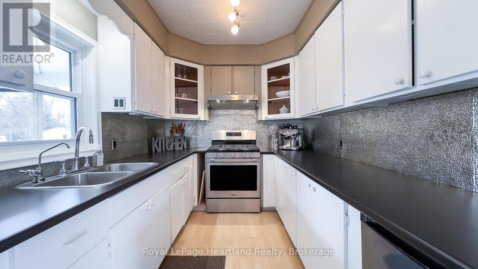 273 Hamilton Street, North Huron, Ontario  N0M 1H0 - Photo 10 - X12557568