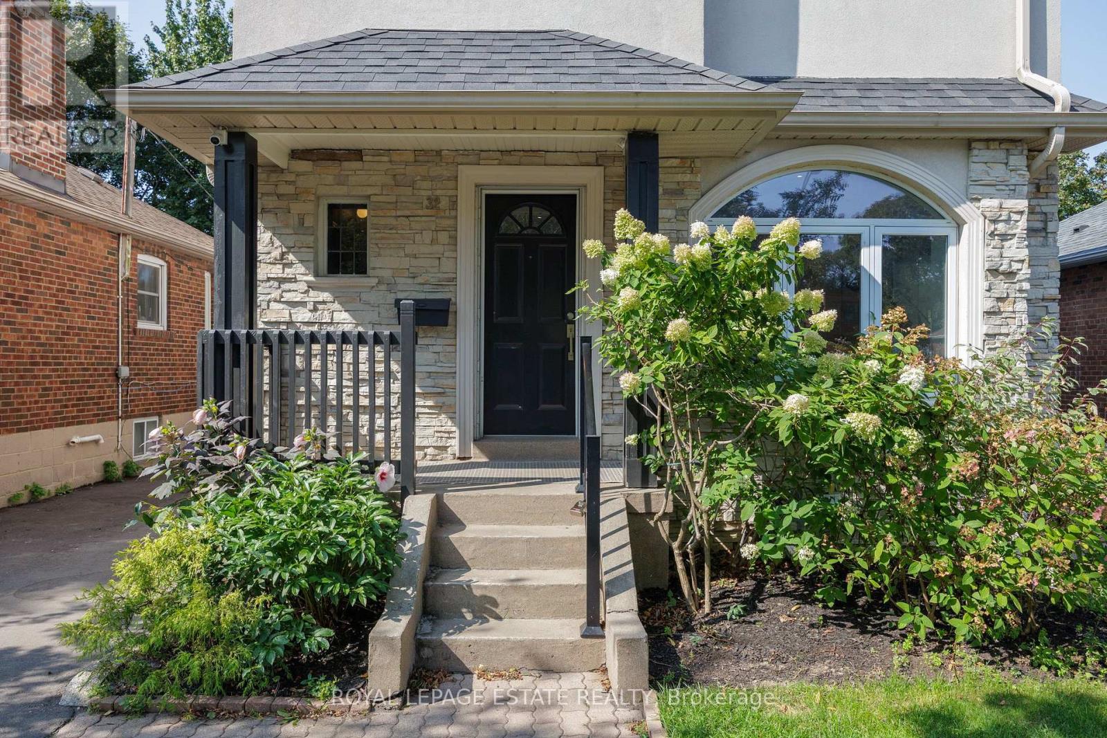 32 Manderley Drive, Toronto, Ontario  M1N 3E7 - Photo 2 - E12557504