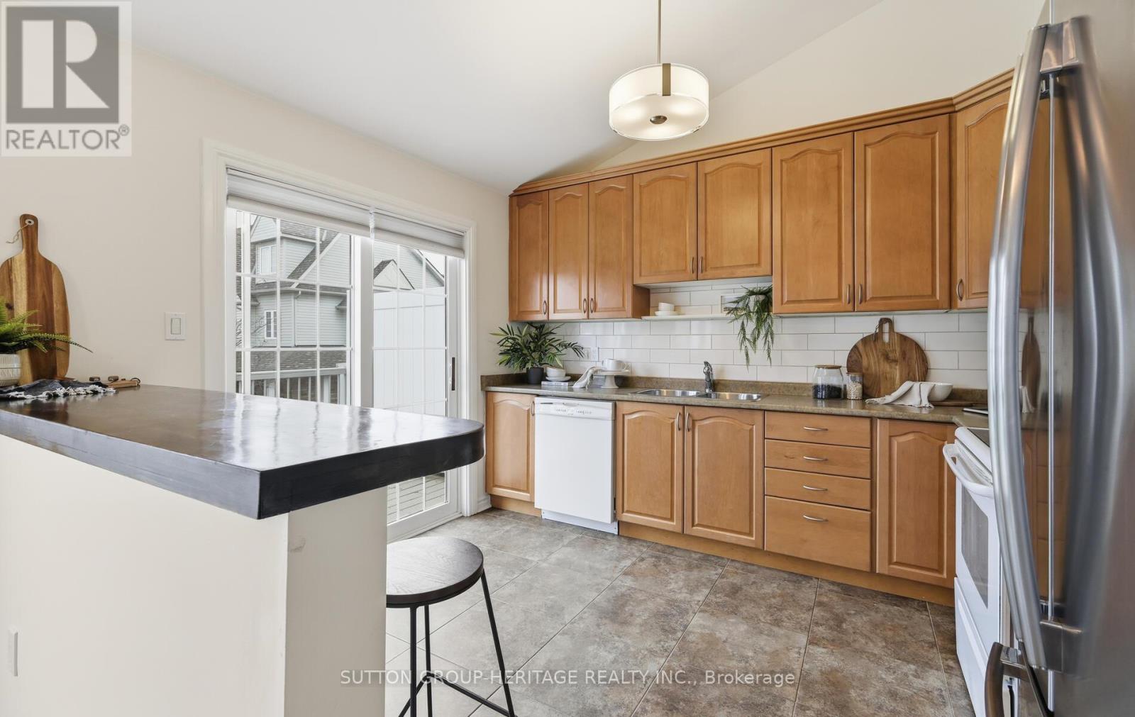 4 Lesterwood Way, Whitby, Ontario  L1R 0C9 - Photo 19 - E12557540