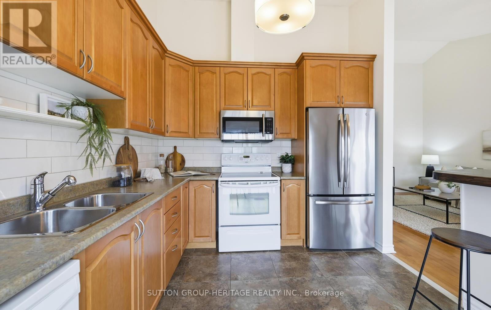 4 Lesterwood Way, Whitby, Ontario  L1R 0C9 - Photo 20 - E12557540