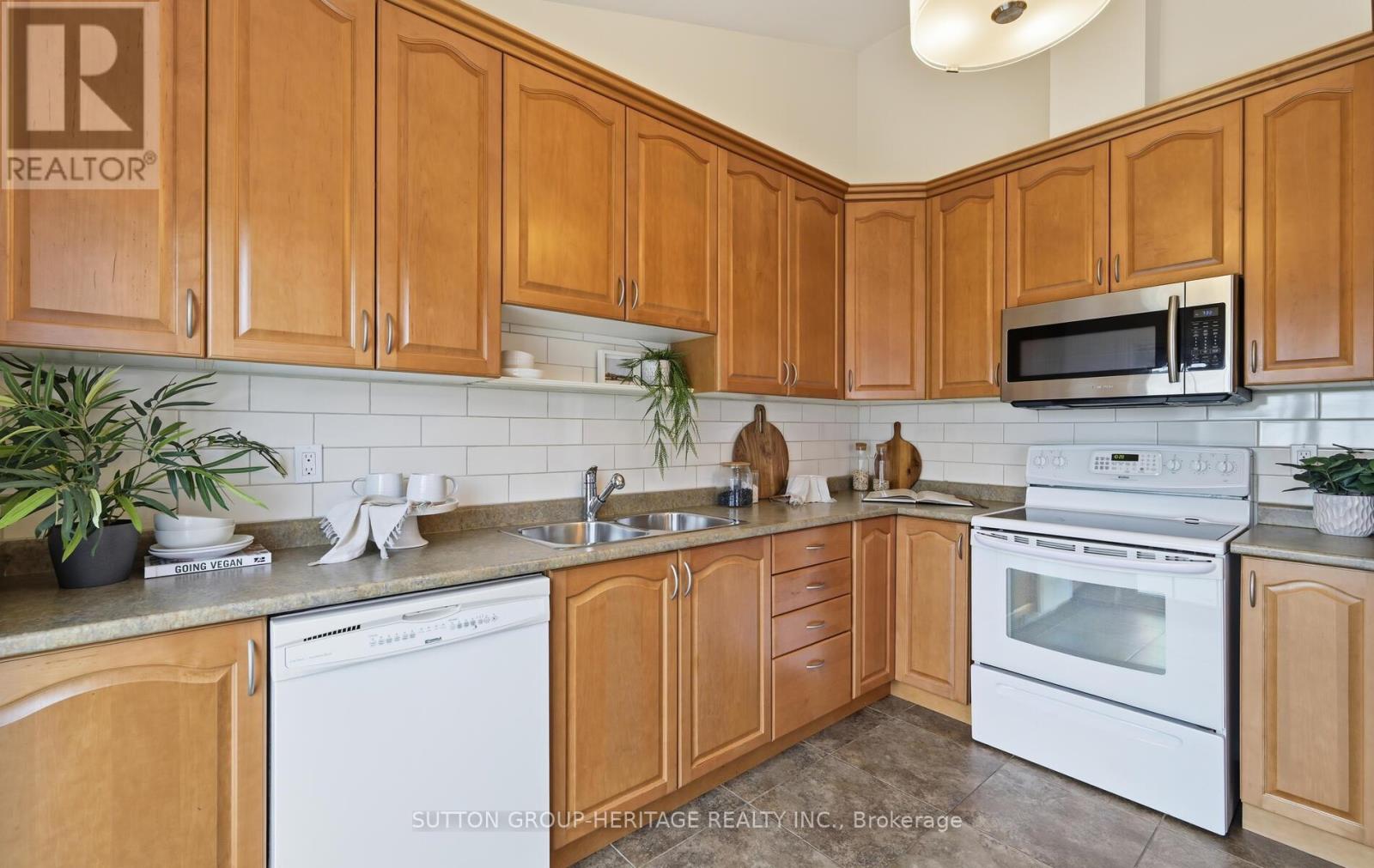 4 Lesterwood Way, Whitby, Ontario  L1R 0C9 - Photo 21 - E12557540