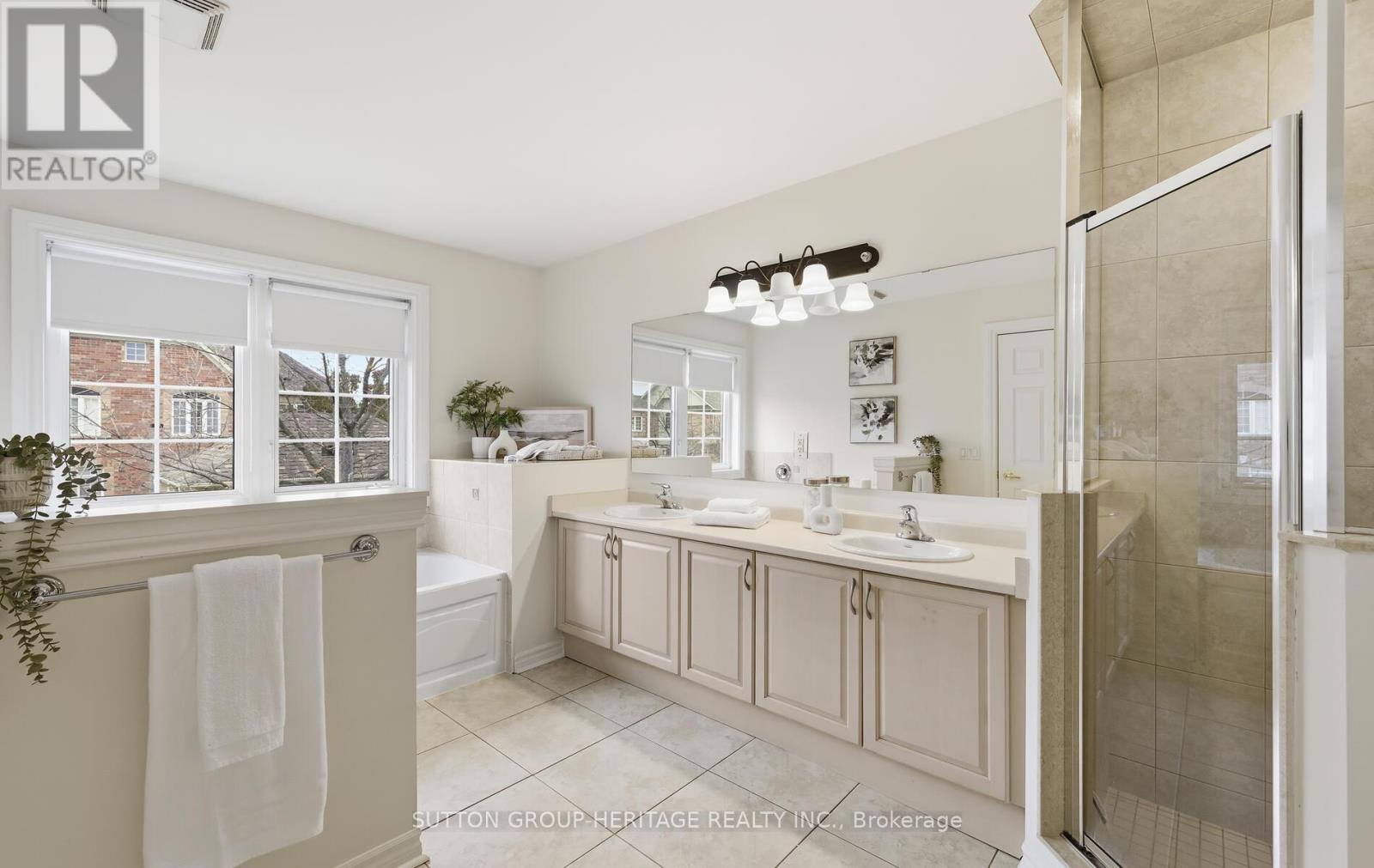 4 Lesterwood Way, Whitby, Ontario  L1R 0C9 - Photo 27 - E12557540