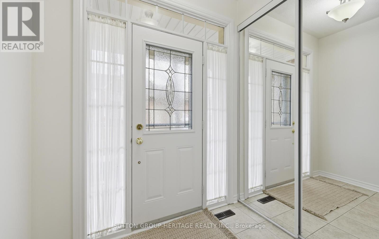 4 Lesterwood Way, Whitby, Ontario  L1R 0C9 - Photo 5 - E12557540