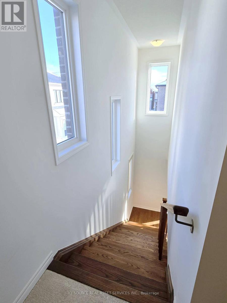 1405 Mockingbird Square, Pickering, Ontario  L1X 0N8 - Photo 13 - E12557544