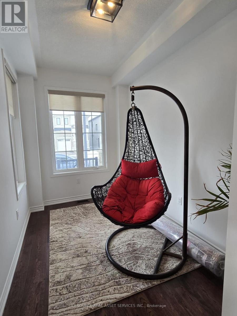 1405 Mockingbird Square, Pickering, Ontario  L1X 0N8 - Photo 4 - E12557544