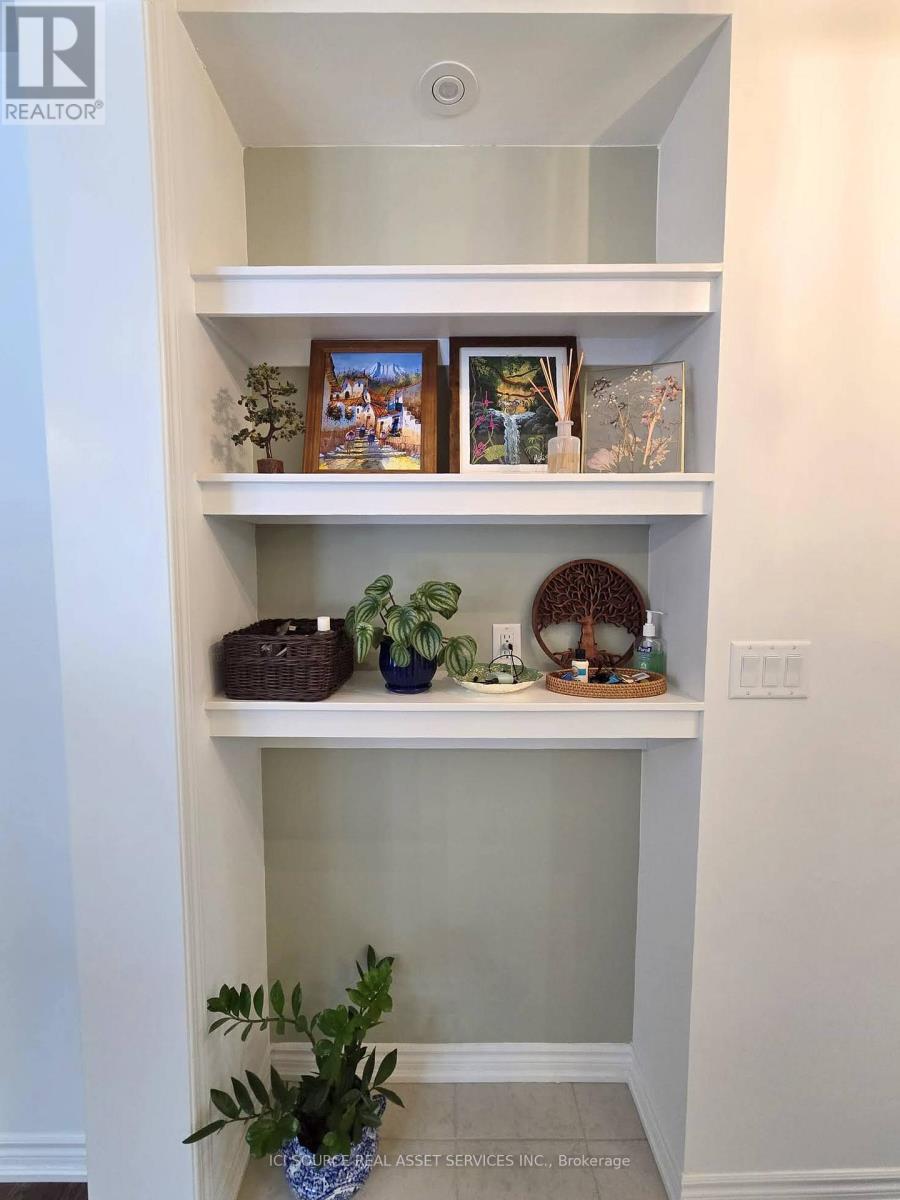 1405 Mockingbird Square, Pickering, Ontario  L1X 0N8 - Photo 5 - E12557544