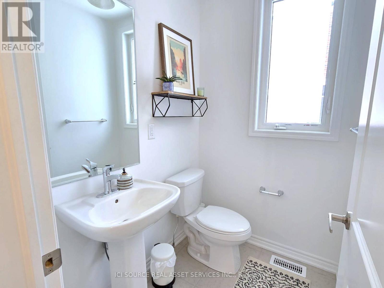 1405 Mockingbird Square, Pickering, Ontario  L1X 0N8 - Photo 6 - E12557544