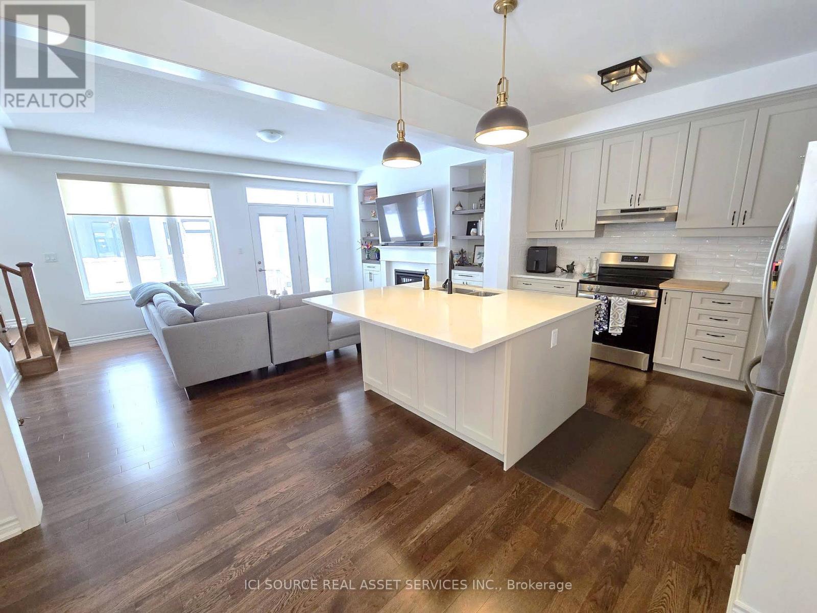 1405 Mockingbird Square, Pickering, Ontario  L1X 0N8 - Photo 8 - E12557544