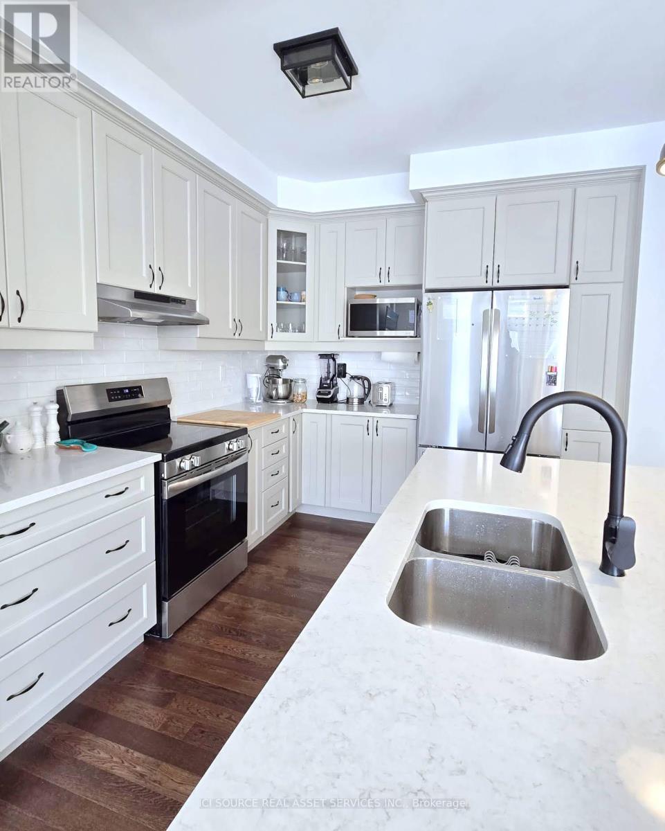 1405 Mockingbird Square, Pickering, Ontario  L1X 0N8 - Photo 9 - E12557544