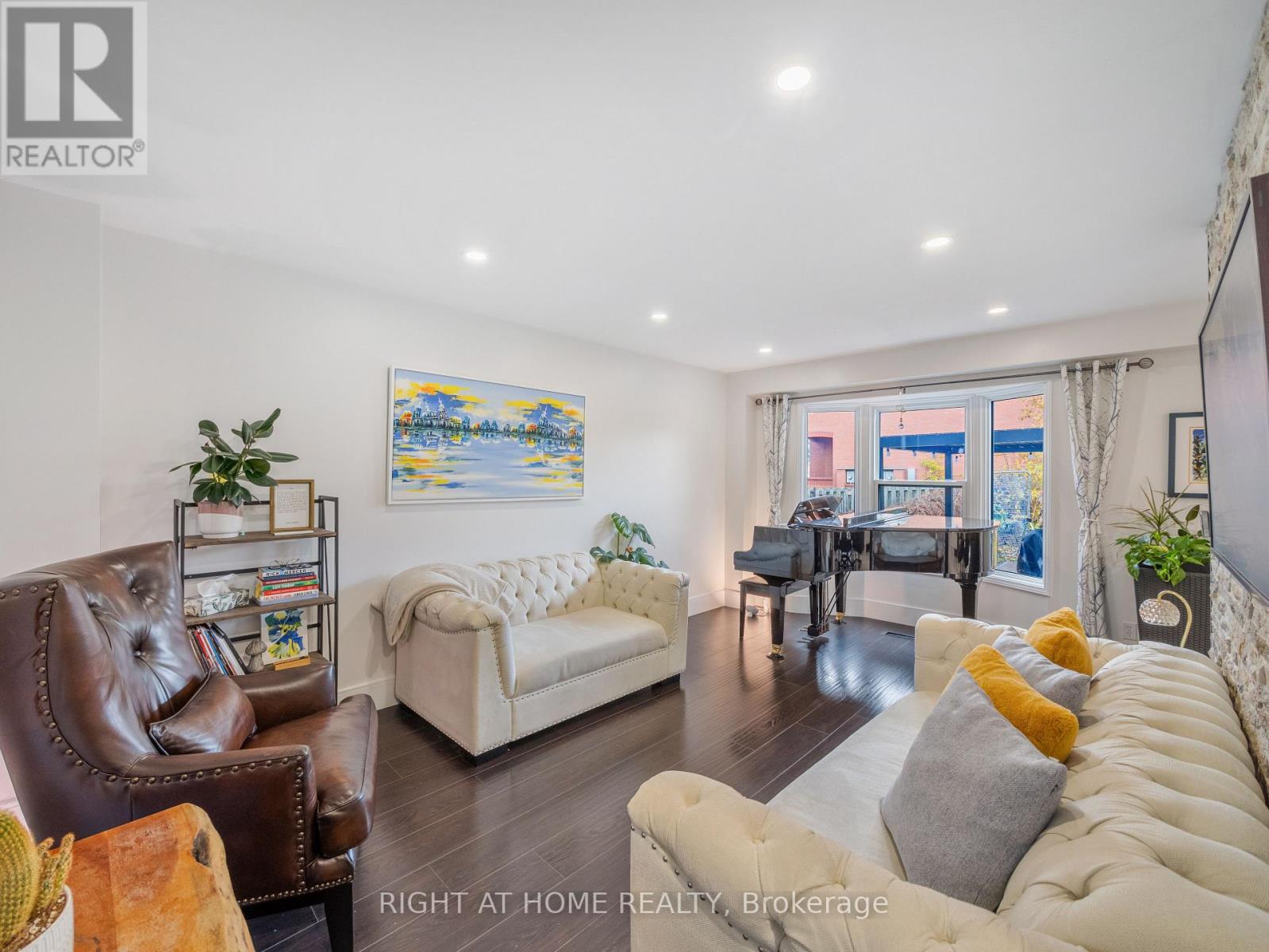 151 Kirby Crescent, Whitby, Ontario  L1N 7C7 - Photo 5 - E12557550