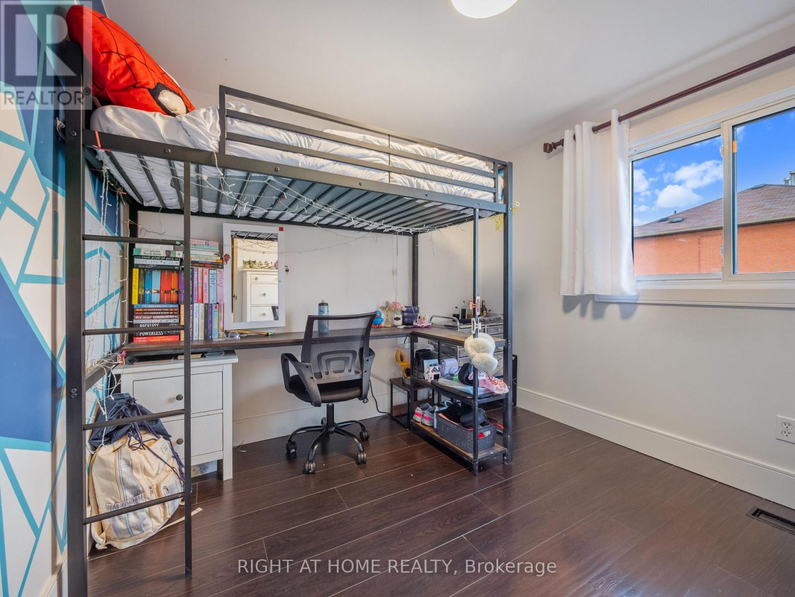 151 Kirby Crescent, Whitby, Ontario  L1N 7C7 - Photo 9 - E12557550