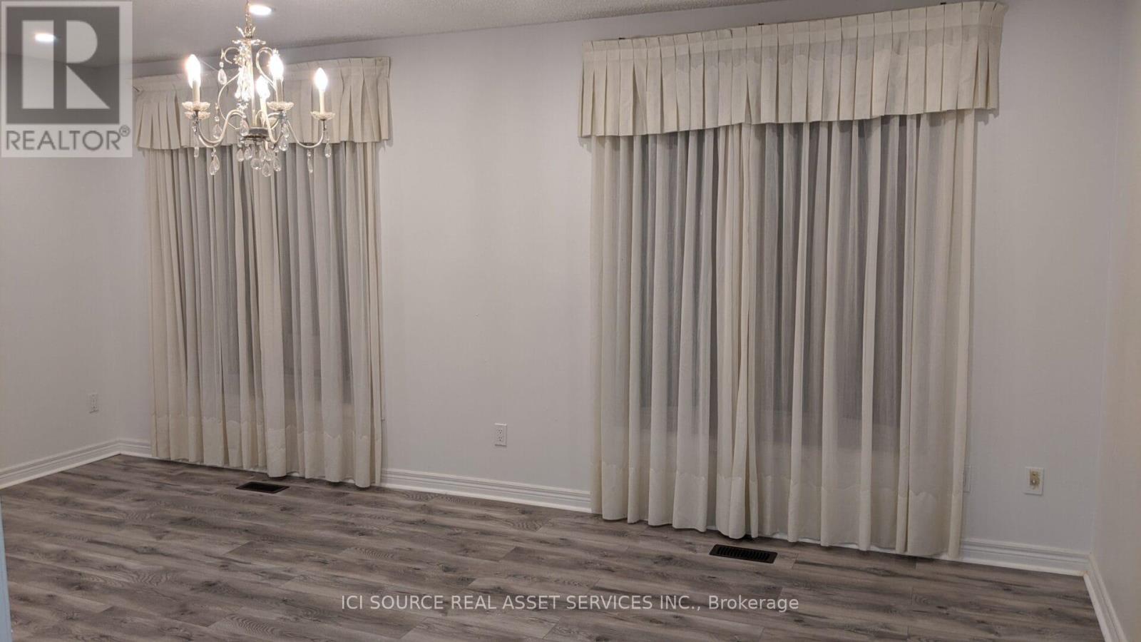 Main Fl - 354 Park Road N, Oshawa, Ontario  L1J 4M3 - Photo 2 - E12557554