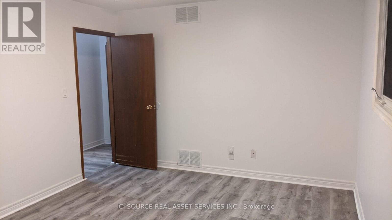 Main Fl - 354 Park Road N, Oshawa, Ontario  L1J 4M3 - Photo 3 - E12557554