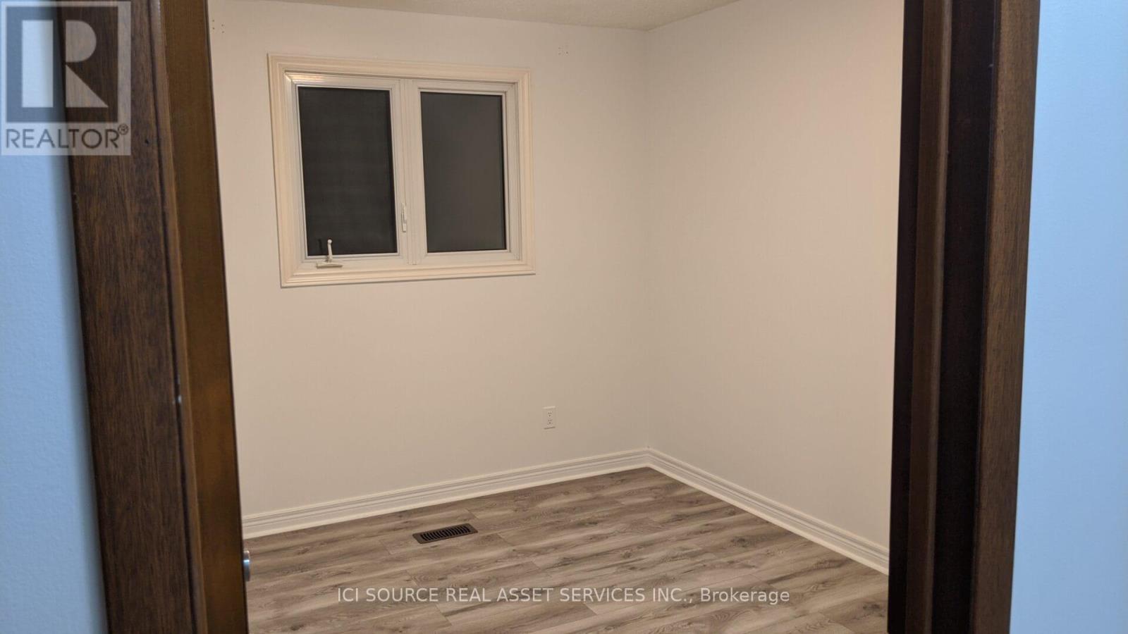 Main Fl - 354 Park Road N, Oshawa, Ontario  L1J 4M3 - Photo 4 - E12557554