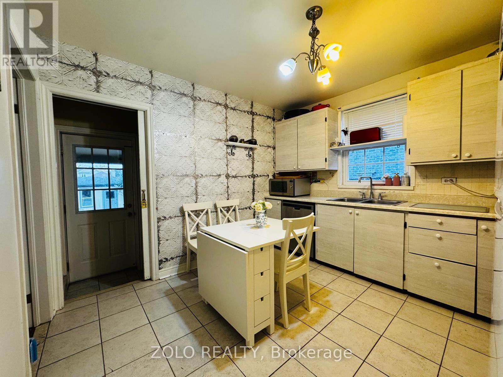 39 Ellerby Square N, Vaughan, Ontario  L4L 1N2 - Photo 6 - N12557486