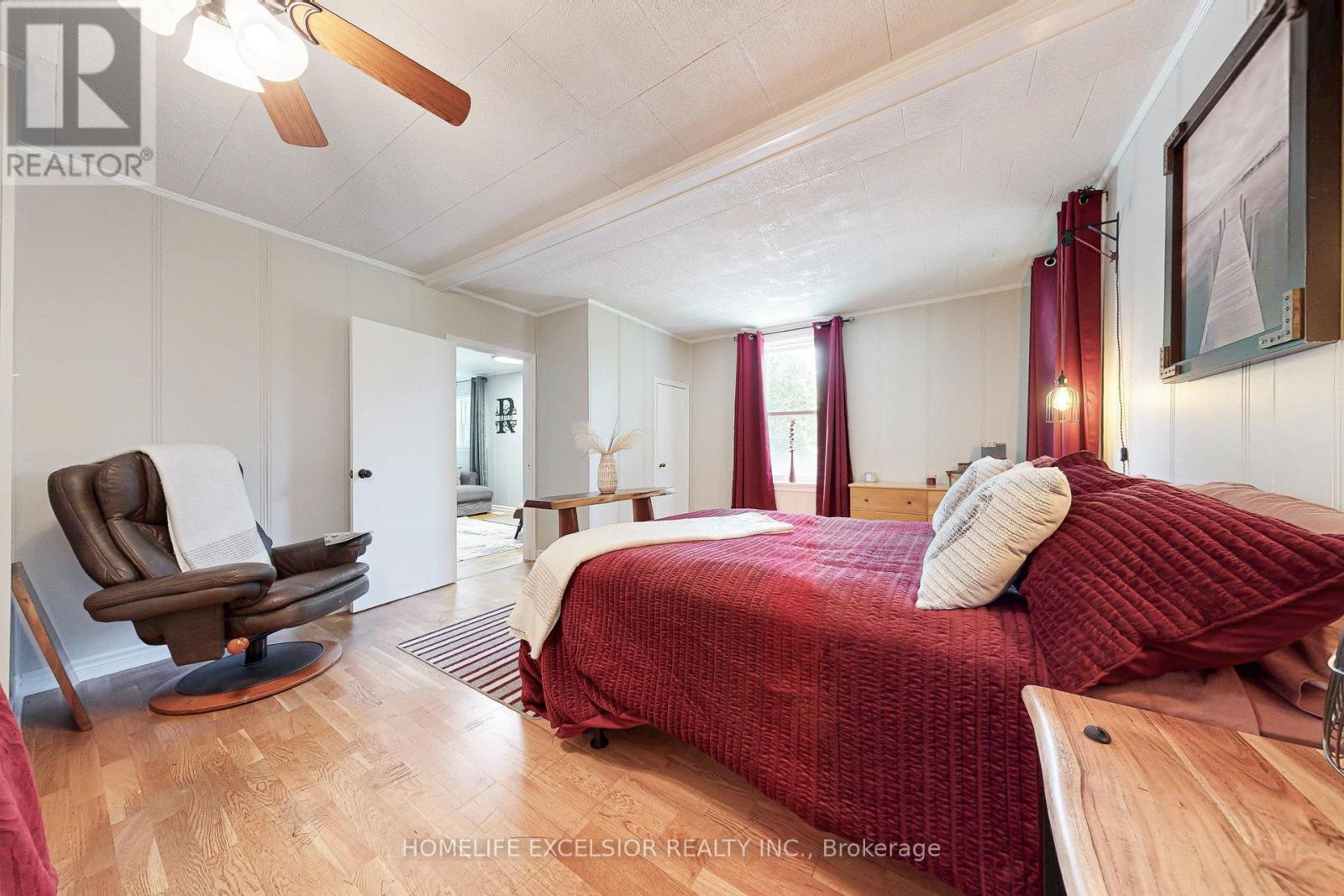 19043 Centre Street, East Gwillimbury, Ontario  L0G 1M0 - Photo 11 - N12557538