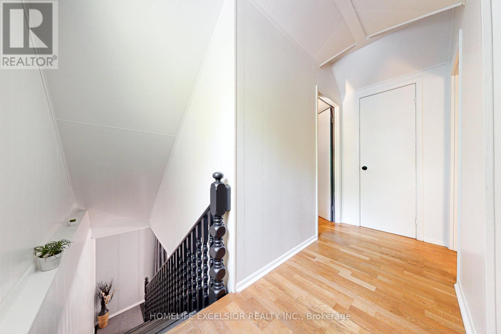 19043 Centre Street, East Gwillimbury, Ontario  L0G 1M0 - Photo 18 - N12557538