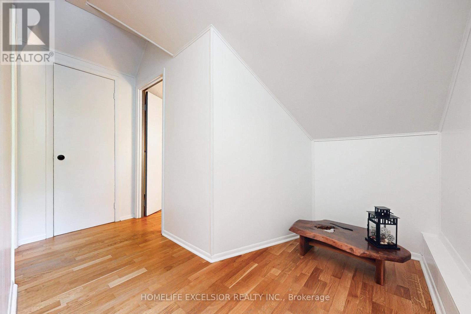 19043 Centre Street, East Gwillimbury, Ontario  L0G 1M0 - Photo 19 - N12557538