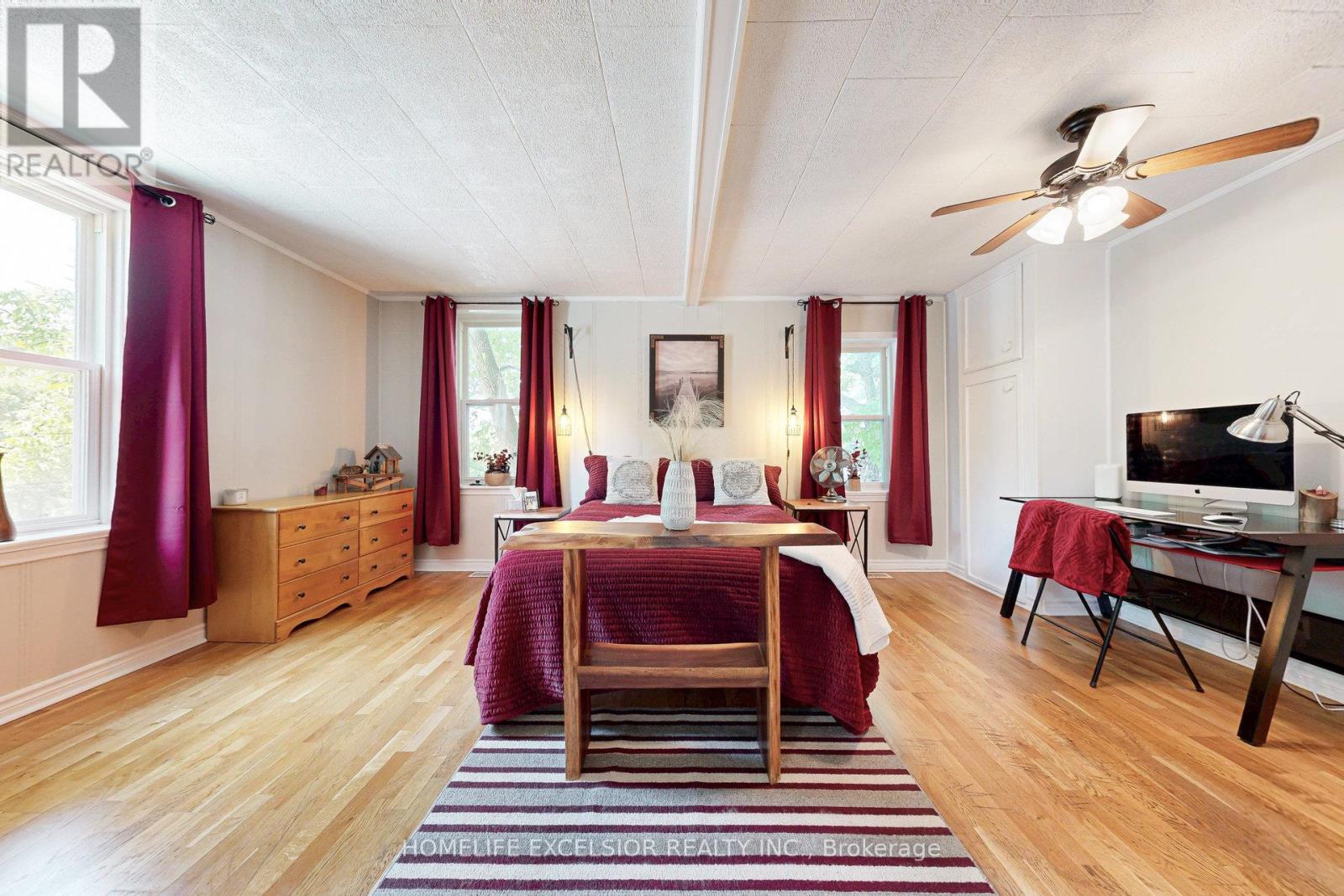 19043 Centre Street, East Gwillimbury, Ontario  L0G 1M0 - Photo 8 - N12557538