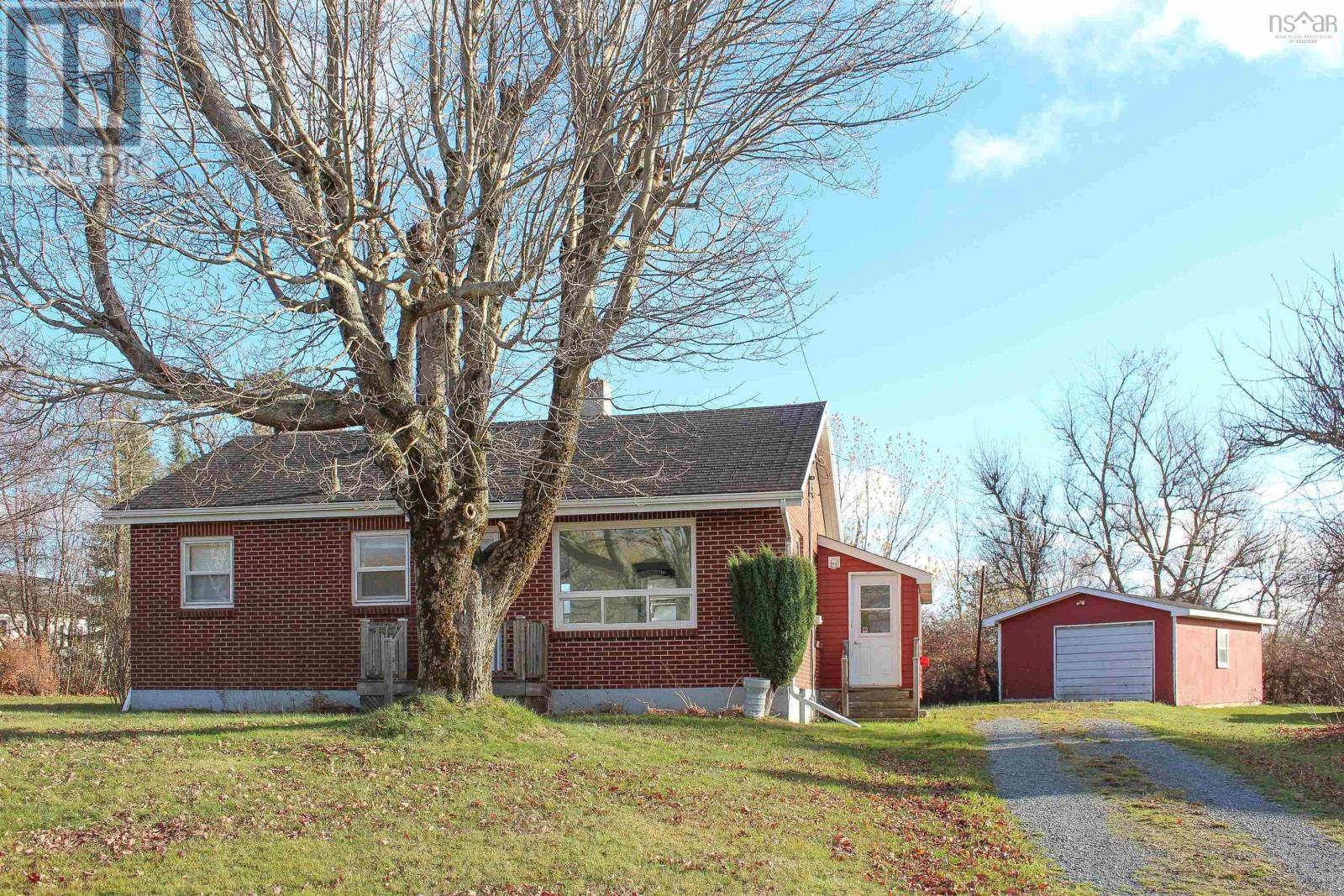 Property at 3 Lloyd Drive image 1