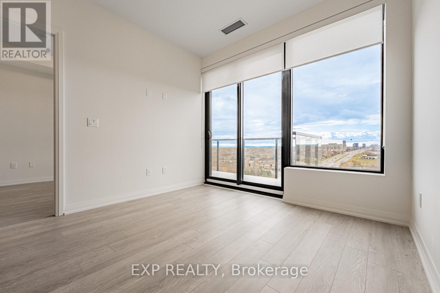 3006 William Cutmore Boulevard, Oakville, Ontario  L6H 8A4 - Photo 4 - W12557508