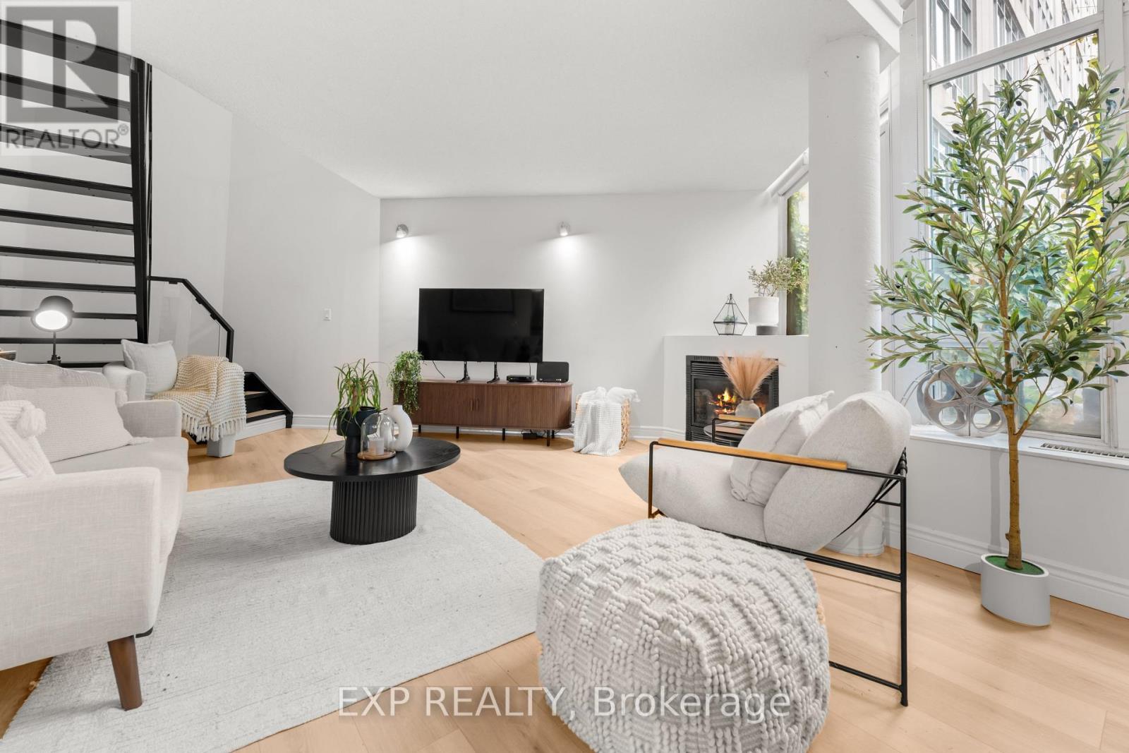 501 - 250 MANITOBA STREET, Toronto, Ontario