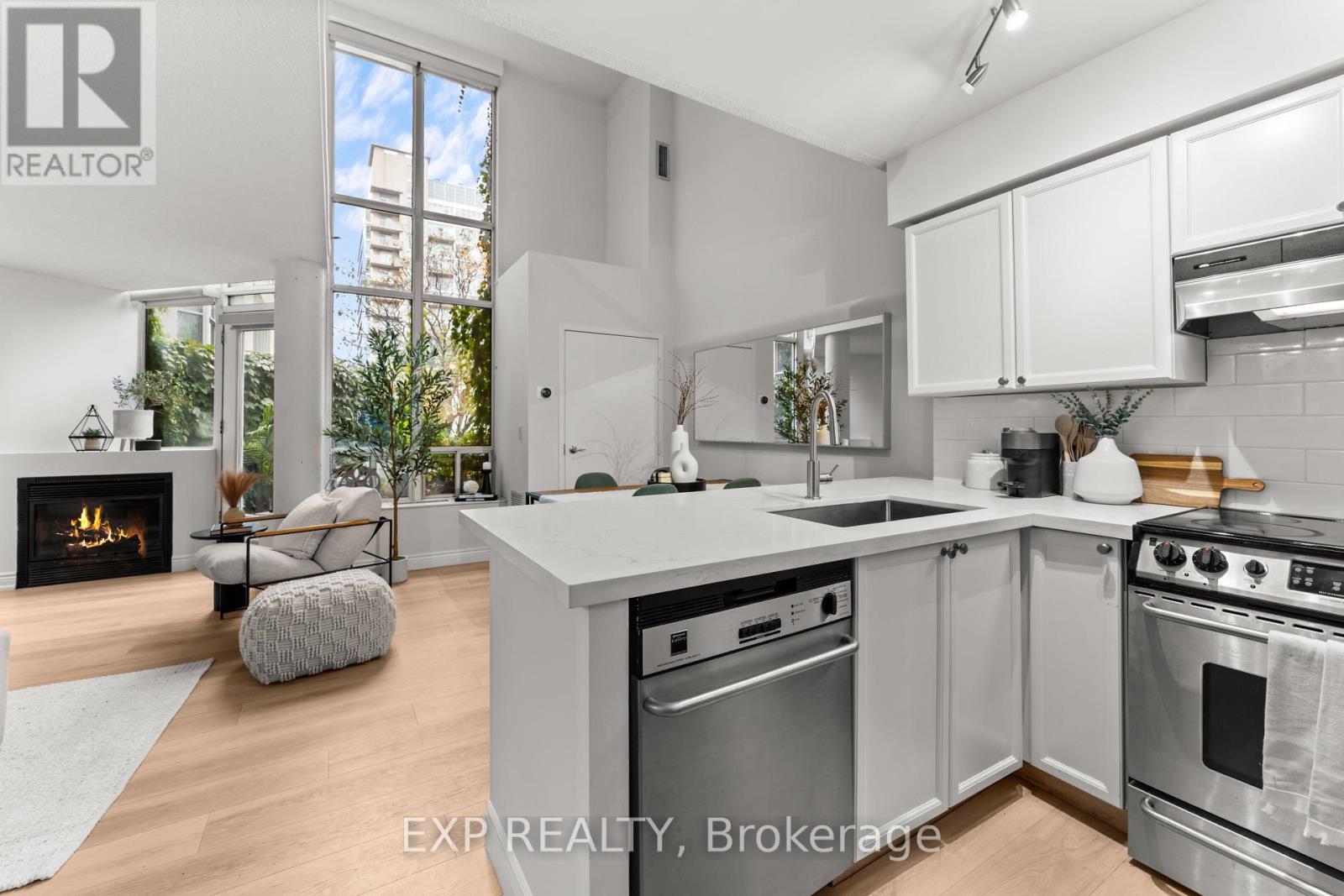 501 - 250 Manitoba Street, Toronto, Ontario  M8Y 4G8 - Photo 11 - W12557528