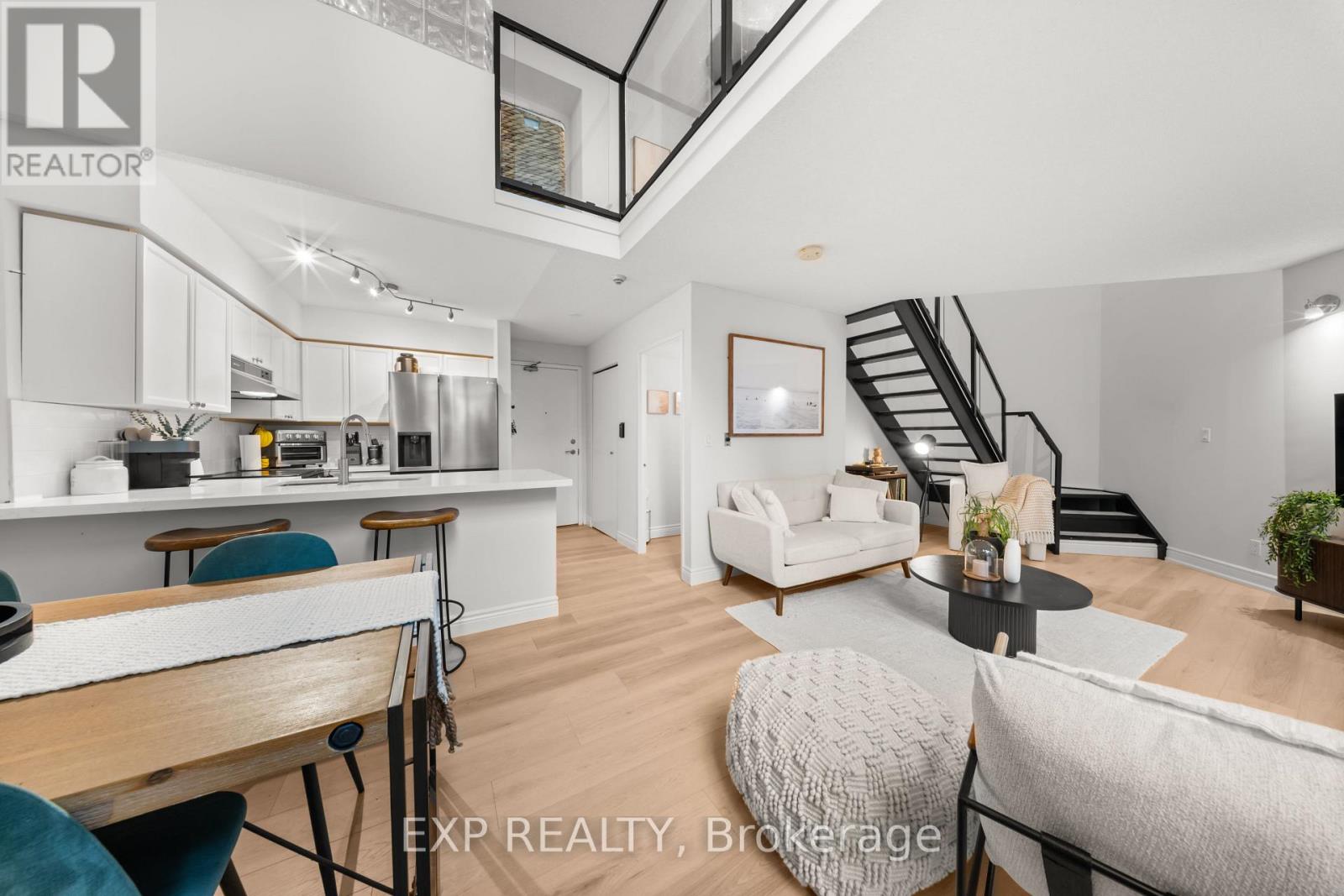 501 - 250 Manitoba Street, Toronto, Ontario  M8Y 4G8 - Photo 3 - W12557528