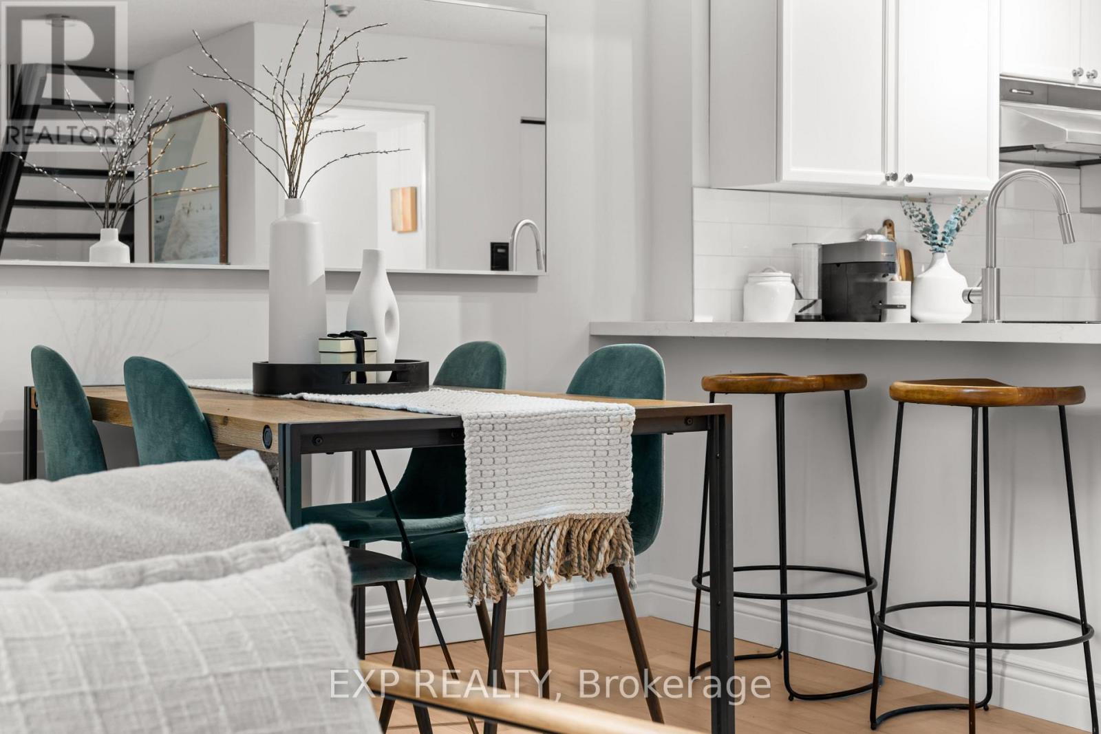 501 - 250 Manitoba Street, Toronto, Ontario  M8Y 4G8 - Photo 9 - W12557528