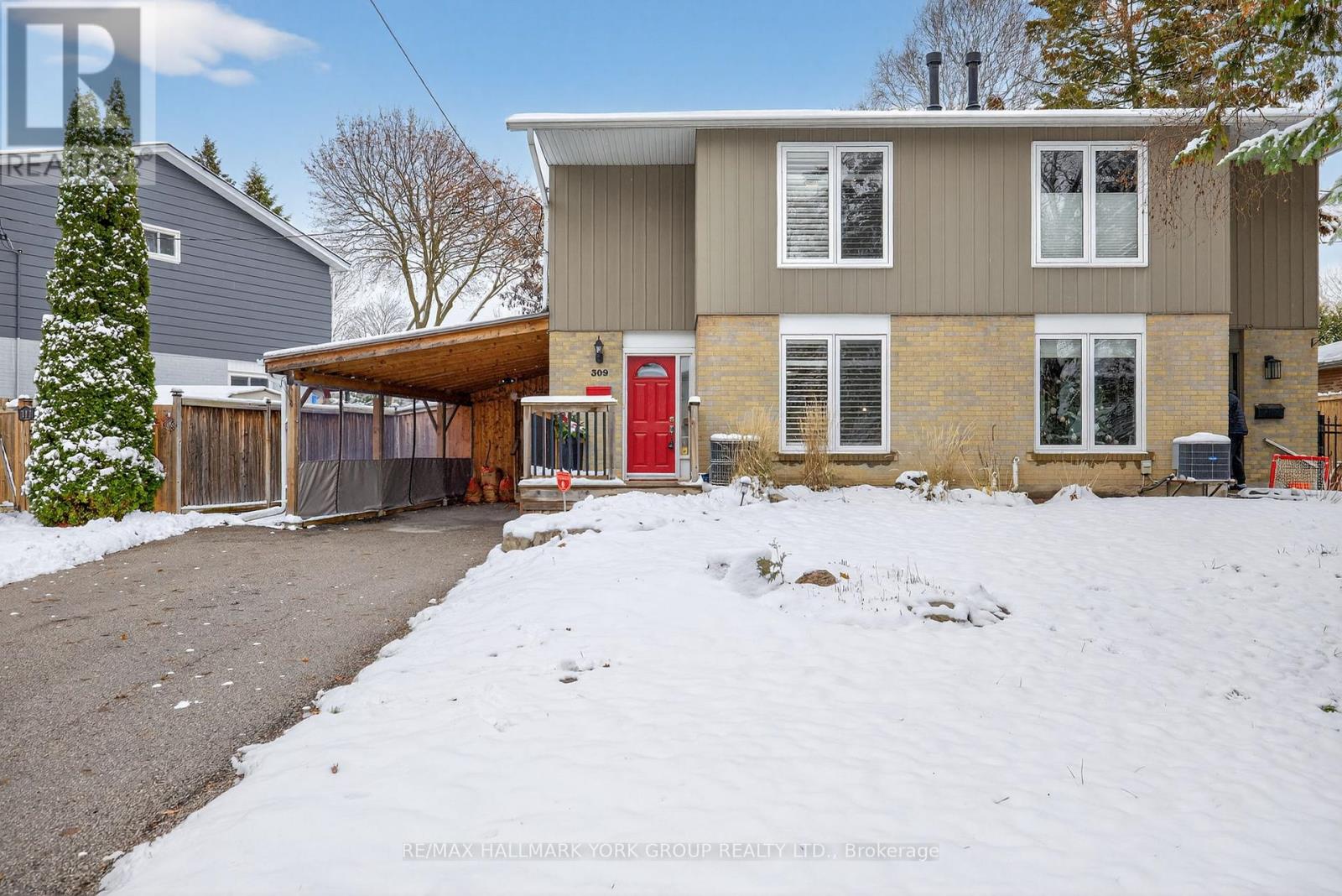 309 OAKWOOD COURT, Newmarket, Ontario