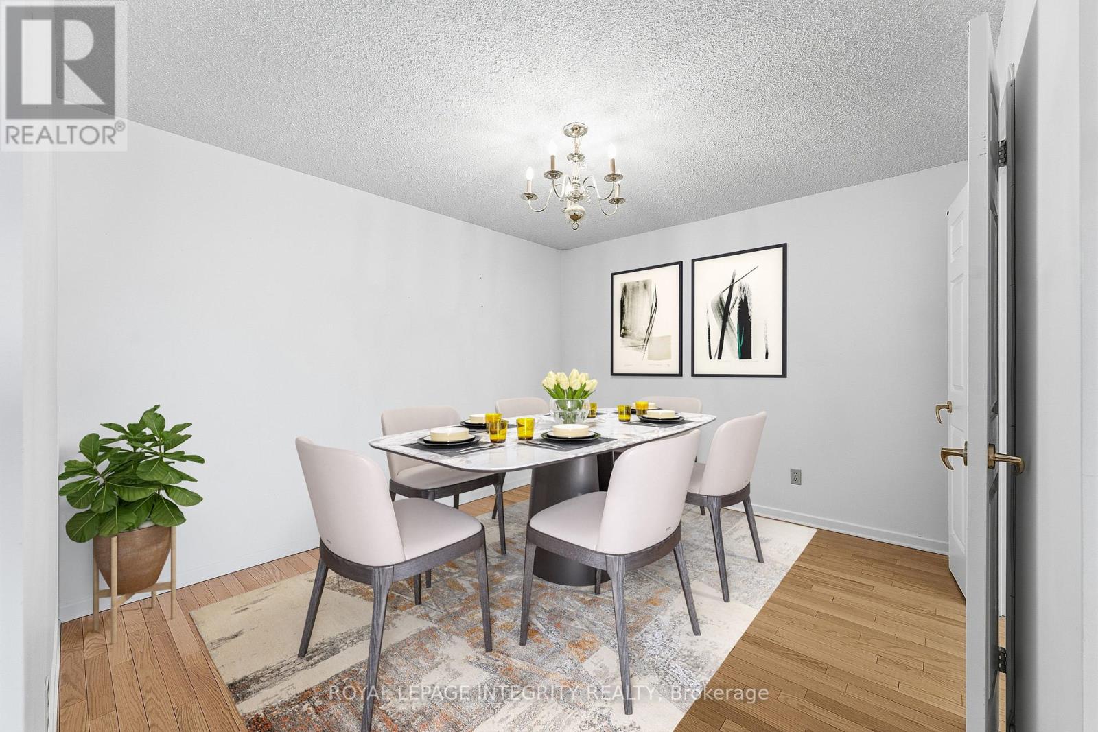 2303 - 1510 Riverside Drive, Ottawa, Ontario K1G 4X5 - Photo 5 - X12556938