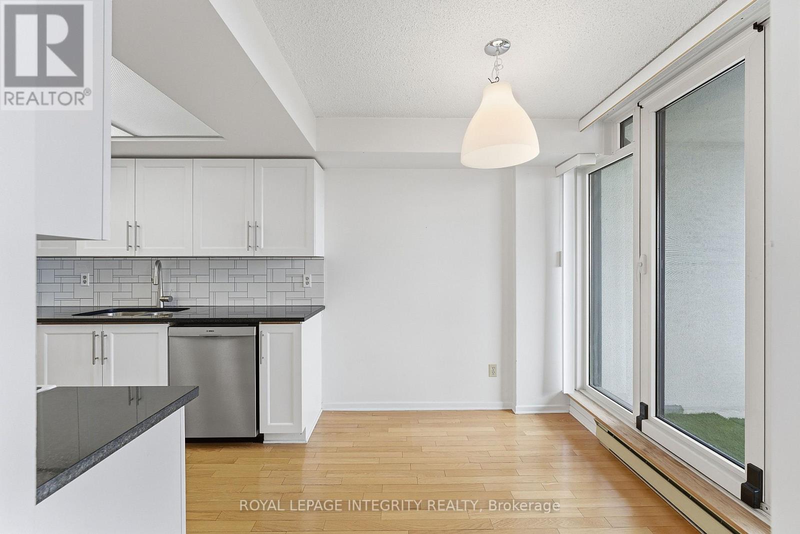 2303 - 1510 Riverside Drive, Ottawa, Ontario K1G 4X5 - Photo 9 - X12556938