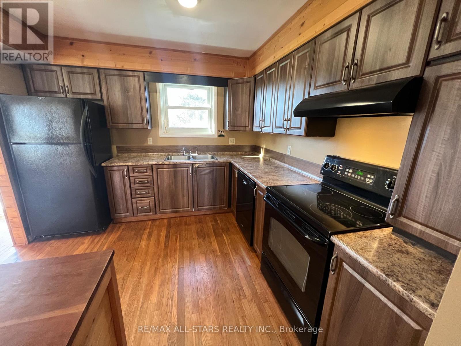 59 Falls Bay Road, Kawartha Lakes, Ontario  K0M 1A0 - Photo 11 - X12557598