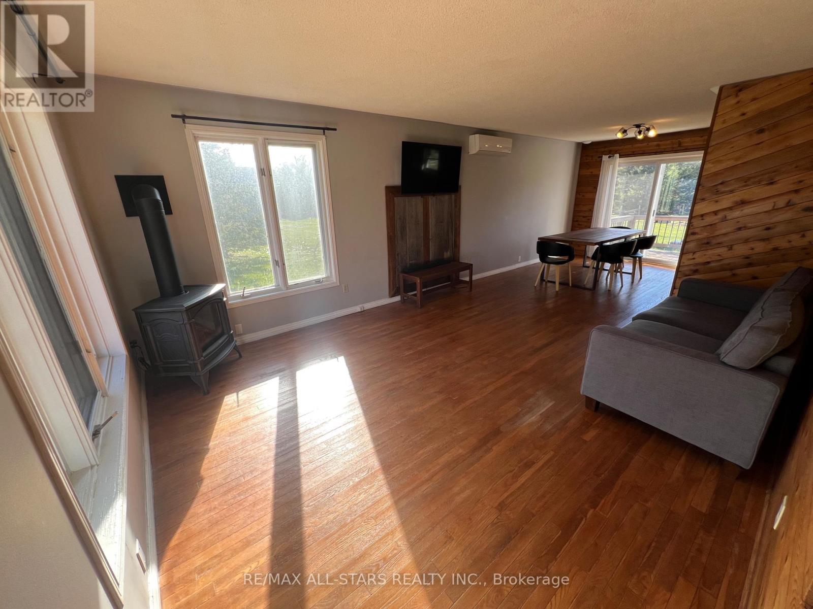 59 Falls Bay Road, Kawartha Lakes, Ontario  K0M 1A0 - Photo 6 - X12557598