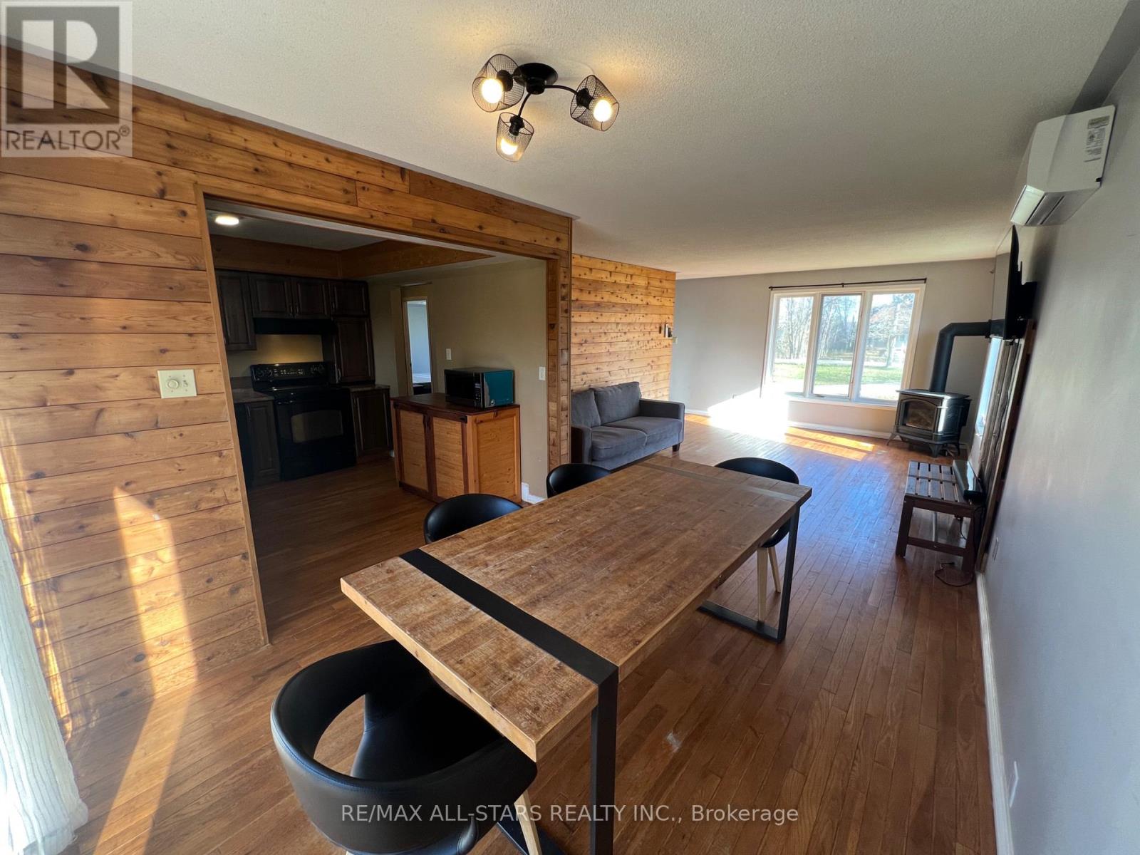 59 Falls Bay Road, Kawartha Lakes, Ontario  K0M 1A0 - Photo 9 - X12557598