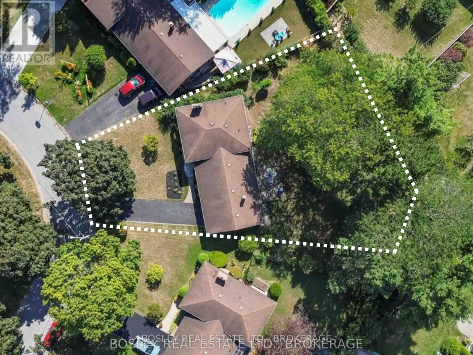 27 Meadowlark Crescent, St. Catharines, Ontario  L2N 2M6 - Photo 2 - X12451197