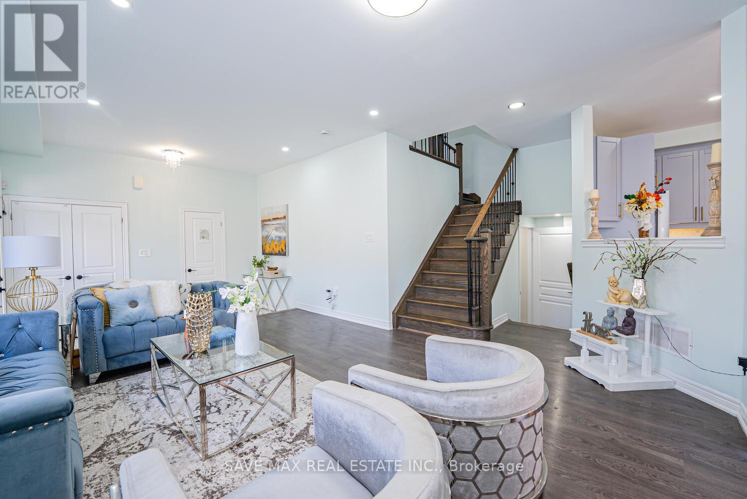 39 Divinity Circle, Brampton, Ontario  L7A 3Y4 - Photo 10 - W12557572