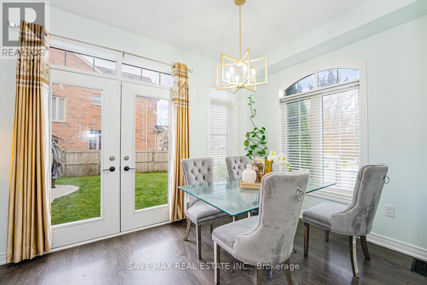 39 Divinity Circle, Brampton, Ontario  L7A 3Y4 - Photo 11 - W12557572