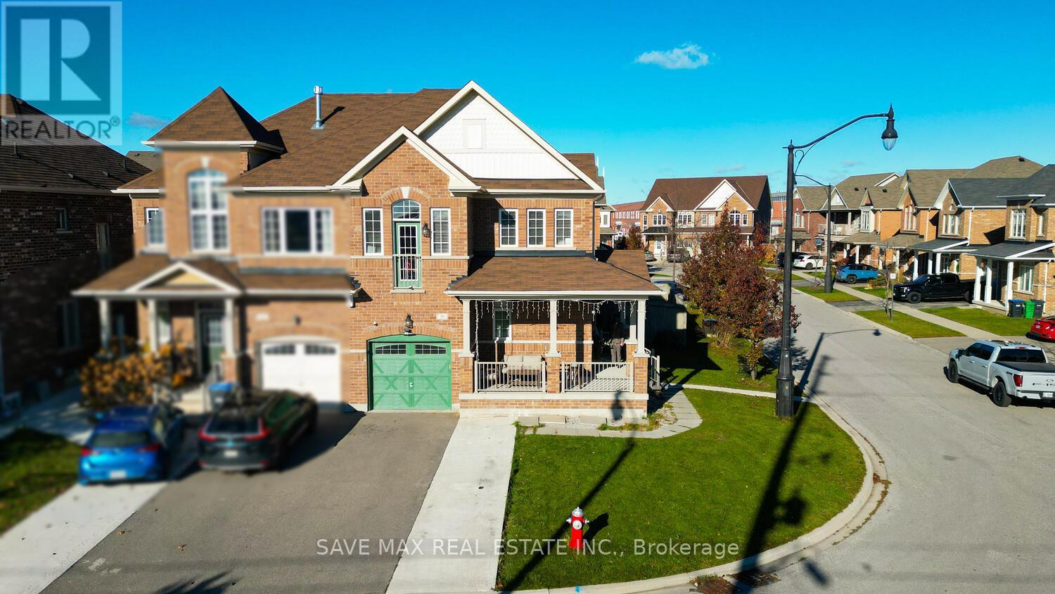39 Divinity Circle, Brampton, Ontario  L7A 3Y4 - Photo 2 - W12557572